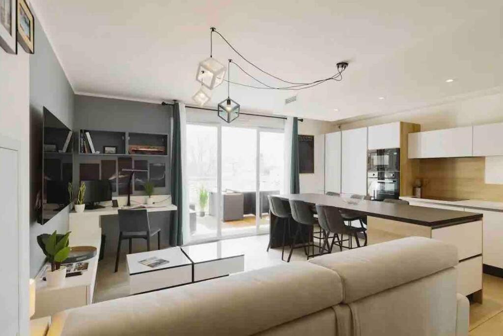 Logement Moderne Luxueux Parking Ac Cote De La Mer Nice Exterior photo