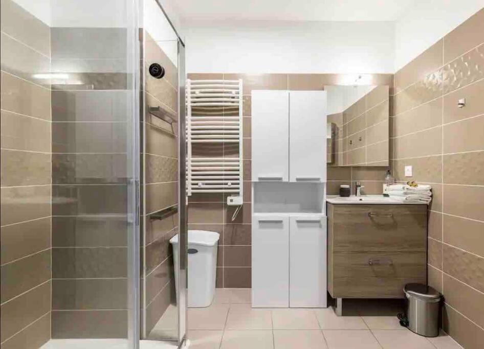Logement Moderne Luxueux Parking Ac Cote De La Mer Nice Exterior photo